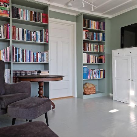 Koselig Leilighet Midt I Sentrum Appartement Skjervoy Buitenkant foto